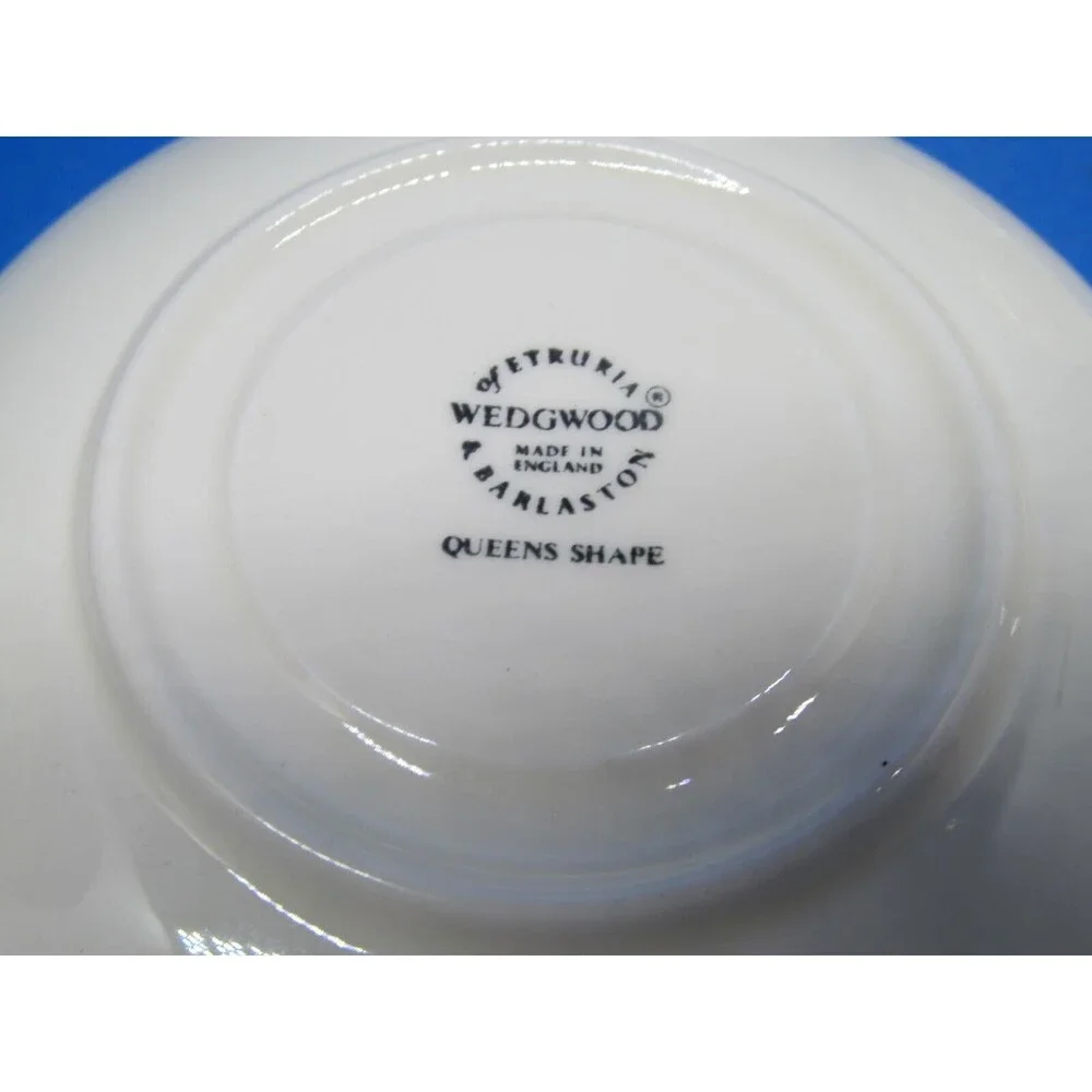Wedgwood Of Etruria And Barlaston Queens Shape Set Of 2 Cups With Saucers VGC